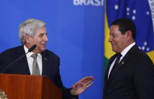 Em Manaus, Augusto Heleno chama queimadas na Amazôna de “fogueirinha”