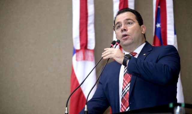 10_WILKER-BARRETO-PODEMOS_GASTOS_TCE-AM-FOTO-HUDSON-FONSECA-ALEAM-2-1-640x380