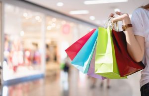 66% dos manauaras querem gastar neste Natal e a maioria vai usar cartão de créditoAnimados