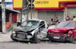 Grávida de seis meses e crianças de 5 e 4 anos ficam feridas em acidente na AutazTrânsito Manaus