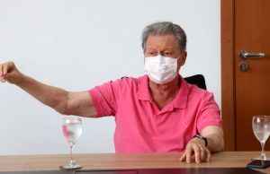 Arthur estufa o peito e afirma que entregará a David uma “cidade inteligente”Orgulhoso