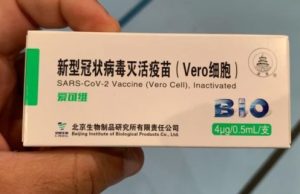 Fraude: camelôs vendem vacina da Covid falsificada por R$ 50