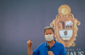 Arhur anuncia R$ 1 mil de Fundeb e revolta professoresPouco