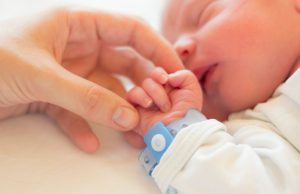 Bebês de mães que tiveram Covid já nascem com anticorposBenção