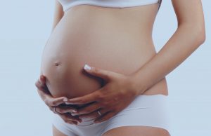 Em Manaus, mulher procura UPA achando que estava com hérnia e acaba parindoCaso inusitado