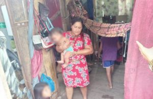 😪Mãe desnaturada deixa os três filhos no lixão em Manacapuru😪Desumana