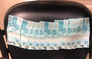 Vigarista é preso com R$ 1.200 em notas falsas de R$ 100 no JapiimFraude