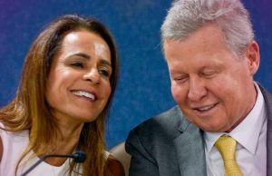 Com hospitais lotados e mais de 5 mil mortos por Covid, Arthur anuncia “Réveillon das Cores”Um brinde a que?