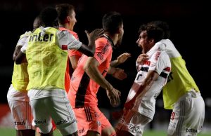 São Paulo dispara na liderança do Brasileiro7 pontos de vantagem