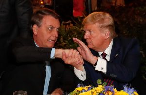 EUA enviam vacinas da Pfizer para início da imunzação em todo o PaísImunização