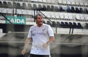 Morre técnico Marcelo Veiga, primeiro óbito de Covid no futebol brasileiroA coisa tá feia