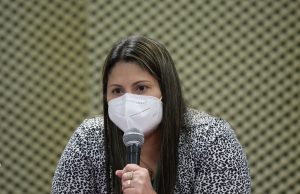 ‘Um tsunami’, Amazonas vive taxa de transmissão acelerada da Covid-19, afirma FVSPopulação precisa cumprir medidas restritivas