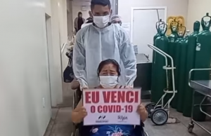 Pacientes choram na saída do hospital de campanha em Manacapuru: “Obrigado, Deus!”