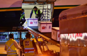 Fiocruz tenta comprar mais 15 milhões de vacinas da AstraZeneca