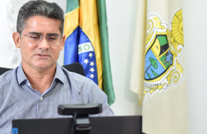 URGENTE: David Almeida negocia compra de 700 mil vacinas contra a Covid-19Sensacional