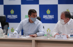 Prefeito, governador e ministro anunciam abertura de 392 leitos Covid em ManausCorrida contra a doença