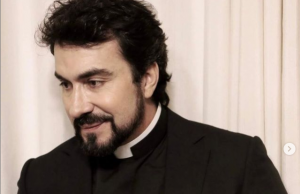 Fábio de Melo cita profissionais de Saúde de Manaus vítimas da “crueldade” do sistemaManaus no centro das atenções