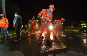 Sai, Covid!! Prefeitura lava calçadão da Ponta NegraVaza de Manaus!!