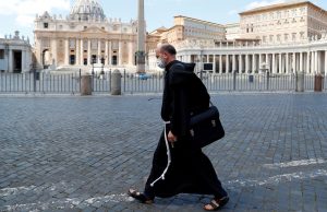 Vaticano e Santa Sé querem vacinar todos os habitantes de uma só vezRápidos