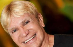 A batida do tambor se calou; falece o cantor Zezinho Corrêa, líder da banda CarrapichoVítima da Covid-19