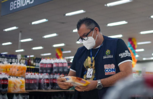 Sacanagem: Procon recolhe 60 quilos de comida vencida no DB do Santo Antônio