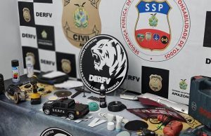 PC prende dupla e apreende veículos roubados e clonados durante operação ‘Geminus’A prisão ocorreu no bairro Colônia Antônio Aleixo, zona leste de Manaus