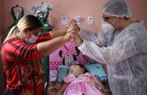 Vitória do amor: mãe e filha deixam Icam e vão para casa pela primeira vezEmoção