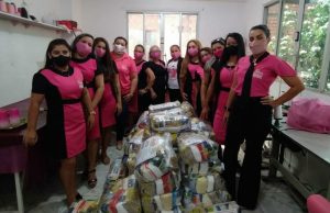 De mulher pra mulher: Nejmi Aziz arrecada cestas básicas para as zonas Leste e SulAção social na pandemia