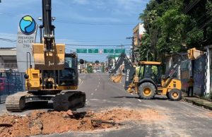 Parte da João Valério afunda e é interditada para obra emergencialA Prefeitura de Manaus informou que, em virtude das fortes chuvas que atingiram a cidade nos últimos dias, uma tubulação de drenagem profunda muito antiga cedeu no trecho