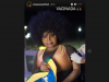 Aos 90 anos Elza Soares pega bandeira do Brasil, toma vacina e vibra: “A ciência venceu o medo”