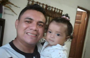 Família pede ajuda para parintinense em estado grave após sofrer ataque de abelhasAjudem!