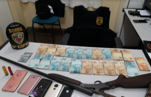 PM prende 11, recolhe R$ 20,5 mil e recupera veículos no AmazonasPassou o rodo