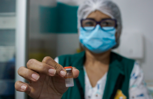 Manaus vacinou mais de 90% dos trabalhadores da Saúde