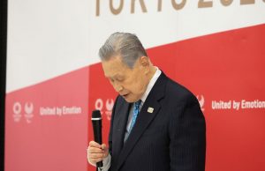 Após dizer que “mulheres falam demais”, chefe da Olimpíada de Tóquio renuncia