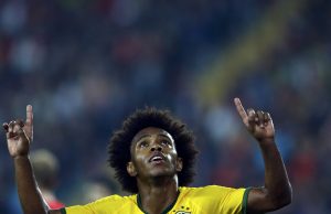 Willian é vítima de racismo nas redes sociais: “Isso precisa mudar”