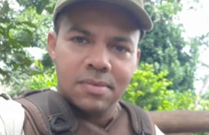 Policial surta, grita, atira de fuzil e acaba morto pelo BOPE; veja o vídeoLamentável