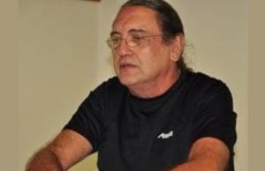 Professor da UFAM morre e deixa pedido para ter cinzas jogadas na UniversidadeLuto na Educação