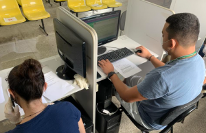 Corretor ortográfico é apontado como culpado pelos erros nos nomes do Auxílio ManauaraPrefeitura fiscaliza