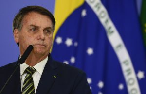 Bolsonaro troca seis ministros de uma vez e coloca fogo no parquinoPassou o rodo