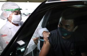 Guerreiros da Segurança Pública tomam primeira vacina contra a Covid em ManausAlelulia!