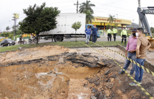 David Almeida constata estrago na Torquato e anuncia recuperação imediataEmergência