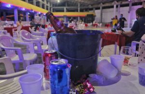 300 convidados são pegos comemorando e aglomerando em festa clandestina no AlvoradaSem limites