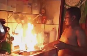 VÍDEO: Homem tem rosto queimado após jogar água na panela de pressão em chamasAlerta