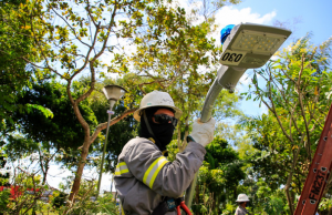 Prefeitura de Manaus instala 7,2 mil pontos de luz em ManausServiço público nas ruas