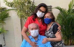 Vereadora de Parintins perde pai e mãe para Covid: “O amor venceu a morte”Força para a família!