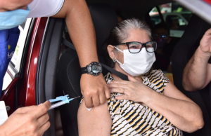 Prefeitura começa vacinar idosos de 60 a 64 anos; confira cronogramaSaúde