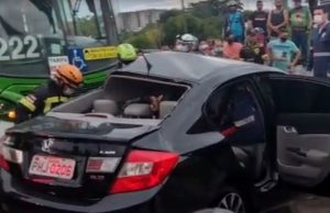 Vídeo: Honda Civic e ônibus da linha 222 colidem na Pedro Teixeira e mulher fica presa no carroGrave acidente