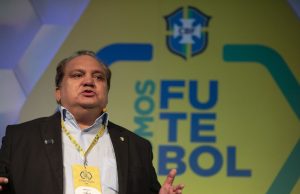 Tetracampeão Branco comemora aniversário em casa um dia após vencer a CovidRecuperação