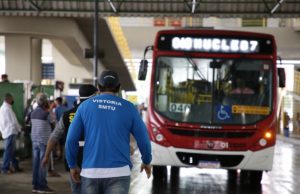 Prefeitura garante que a partir de quinta-feira acaba a aglomeração no busão em ManausEsforço