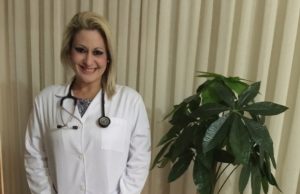 Médica grávida de 8 meses morre de Covid, mas colegas salvam o bebêMedicina e luto